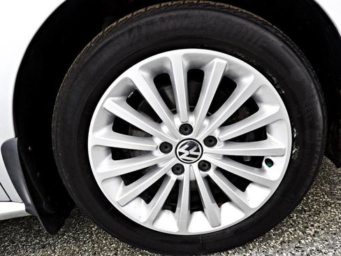 Used 2017 Volkswagen Passat 1.8T SE image 22