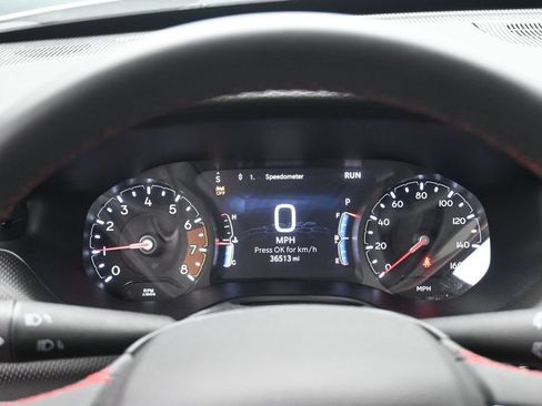 Used 2025 Jeep Compass Trailhawk AWD/4WD image 12