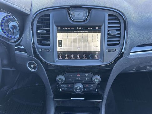 Used 2018 Chrysler 300 S w/ 300S Premium Group image 18