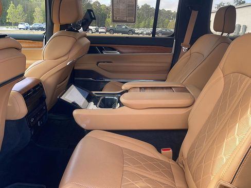 Used 2024 Jeep Grand Wagoneer Series III image 26