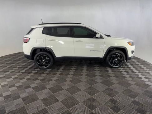 Used 2020 Jeep Compass Latitude w/ Cold Weather Group AWD/4WD image 4