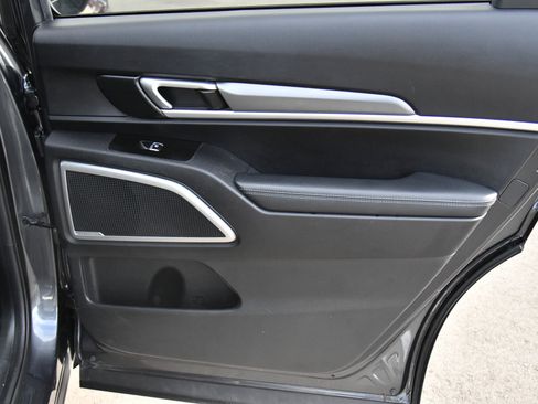 Used 2022 Kia Telluride LX image 39