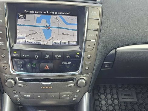 Used 2011 Lexus IS 250C RWD image 11