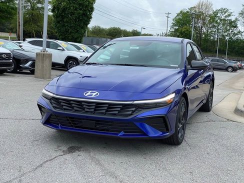 New 2026 Hyundai Elantra SEL Sport Premium FWD image 2