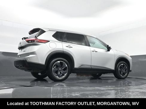 Used 2024 Nissan Rogue SV AWD/4WD image 24