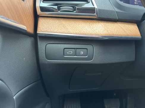 Certified 2024 Volvo XC90 T8 Plus w/ Protection Package Premier image 31