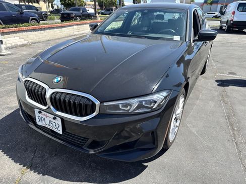 Used 2025 BMW 330i Sedan RWD image 2