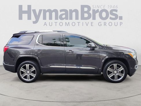 Used 2017 GMC Acadia Denali w/ Technology Package AWD/4WD image 2