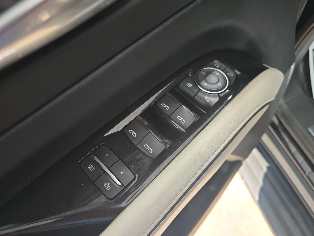 Used 2022 Cadillac Escalade ESV Sport AWD/4WD image 13