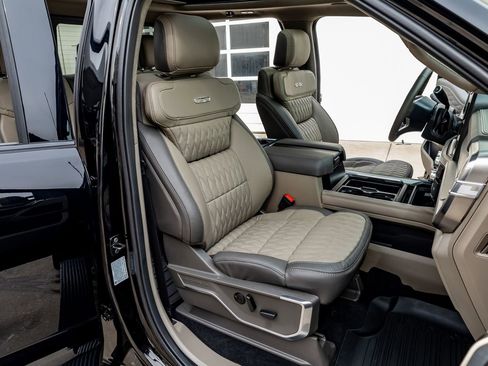 Used 2026 Ford F450 Platinum w/ Platinum Plus Package image 31