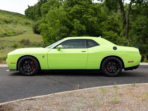 Used 2023 Dodge Challenger SRT Hellcat RWD image 3