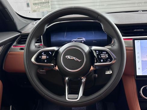 Used 2026 Jaguar F-PACE R-Dynamic S AWD/4WD image 13