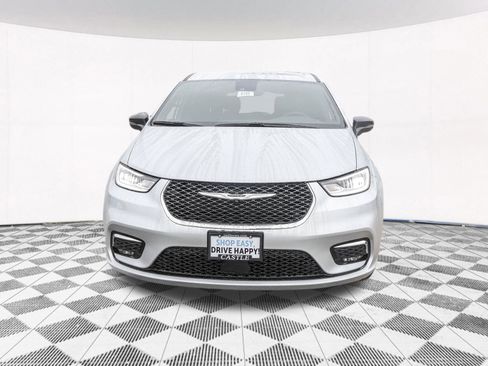 New 2026 Chrysler Pacifica Select FWD image 11
