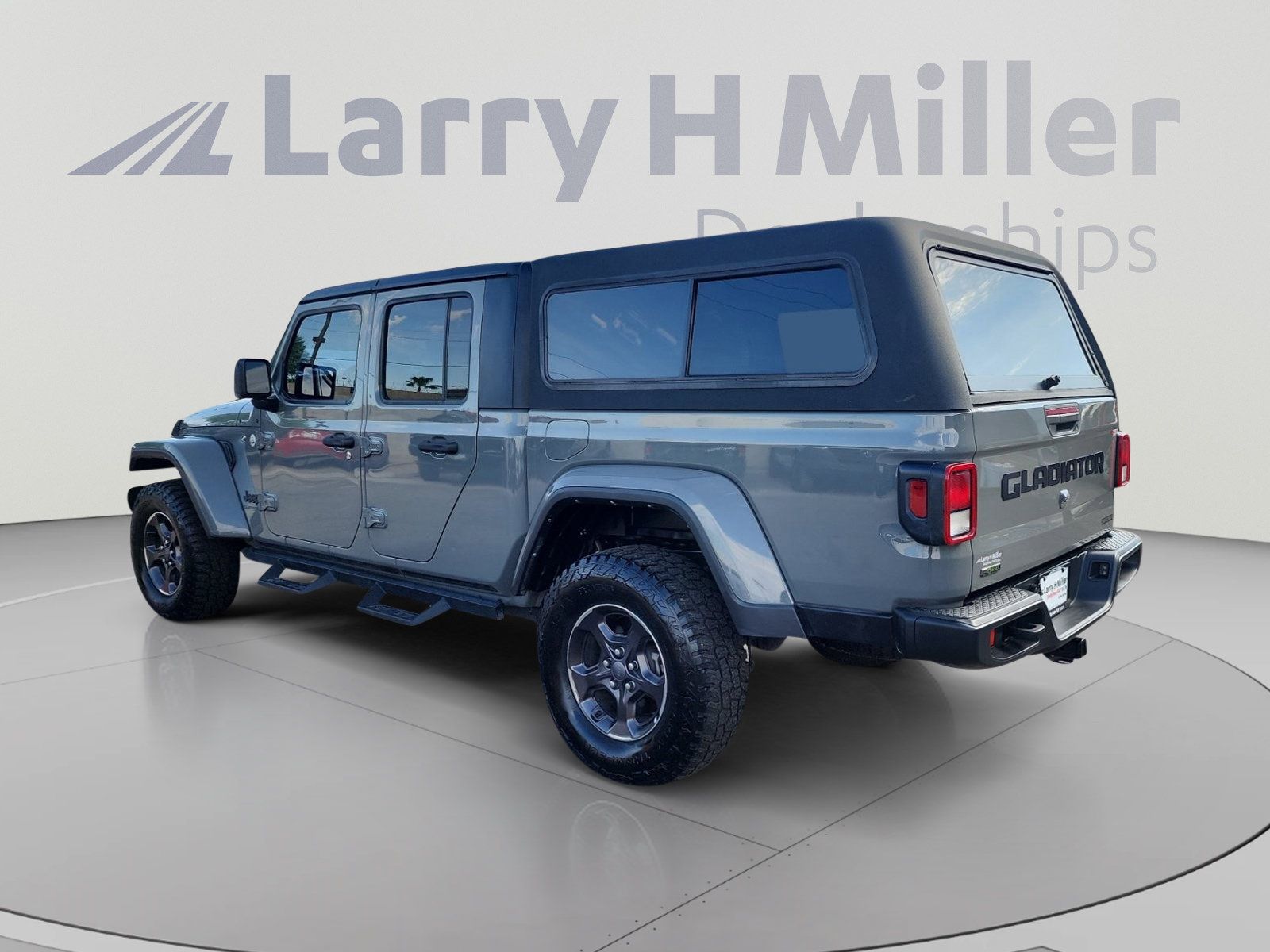 Used 2021 Jeep Gladiator Sport AWD/4WD image 3