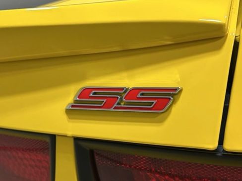 Used 2010 Chevrolet Camaro SS w/ LPO, Ground Effects Package RWD image 30