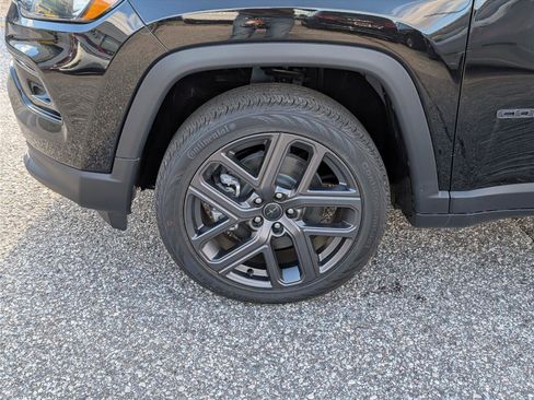 New 2026 Jeep Compass Limited w/ Sun, Sound & Navigation Group image 5