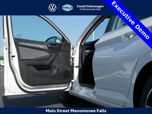 New 2025 Volkswagen Jetta SE image 26