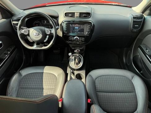 Used 2018 Kia Soul ! FWD image 10
