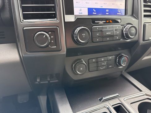 Used 2020 Ford F150 XLT image 17