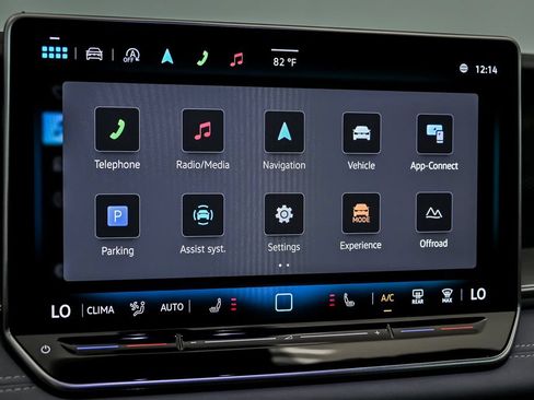 Certified 2025 Volkswagen Tiguan SE w/ Panoramic Sunroof Package AWD/4WD image 13