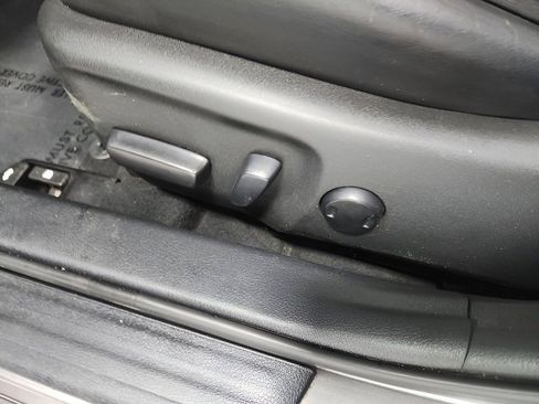 Used 2016 Toyota Camry XLE w/ Advanced Technology Package image 24