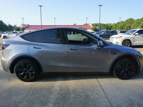 Used 2024 Tesla Model Y Long Range AWD/4WD image 27