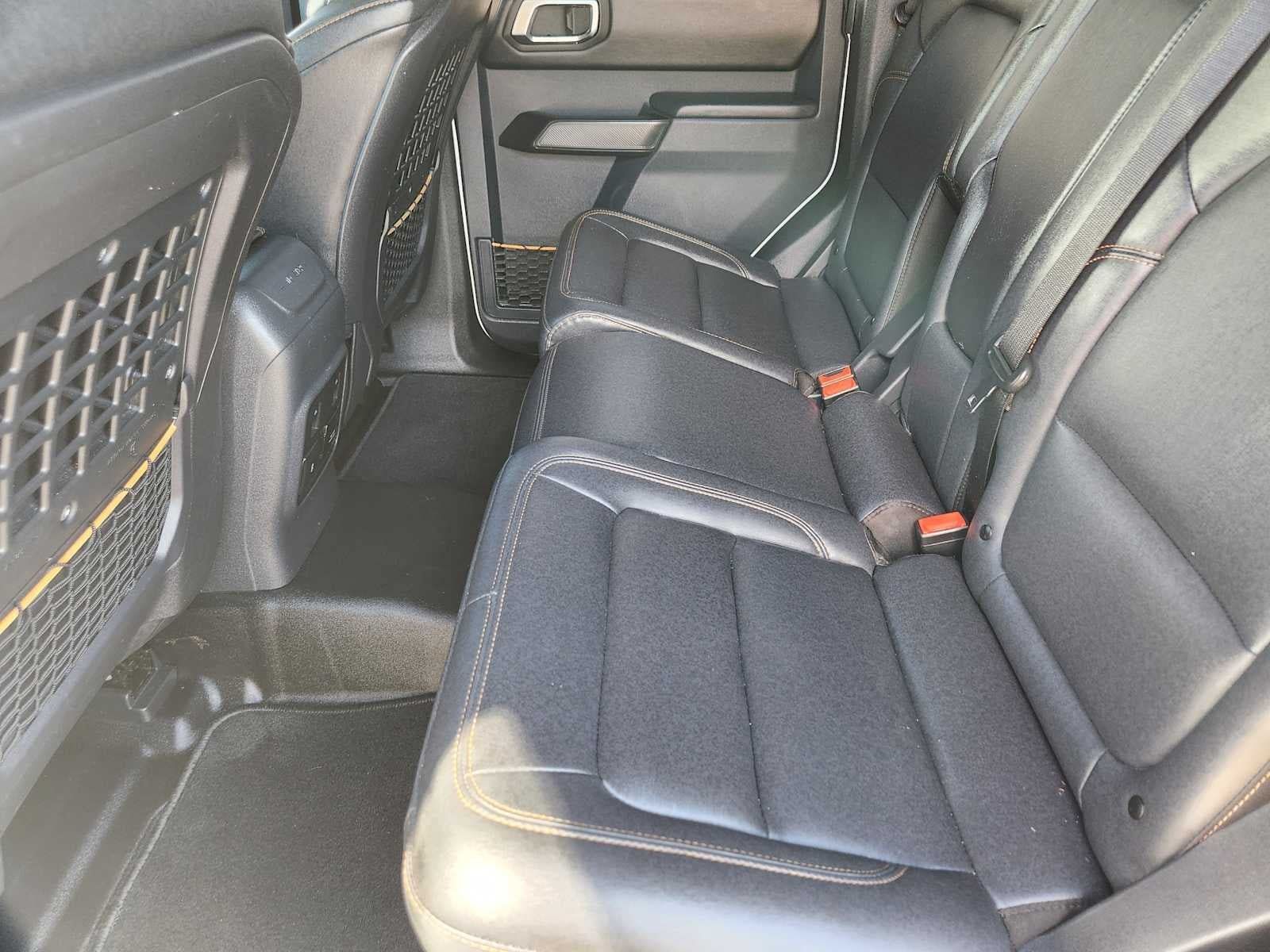 Used 2024 Ford Bronco Badlands AWD/4WD image 9