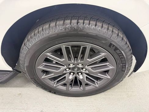 New 2026 Ford Expedition Platinum image 5