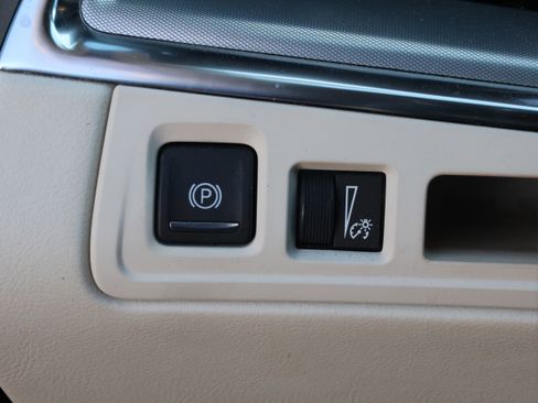 Used 2017 Cadillac XT5 Luxury w/ Driver Awareness Package image 15