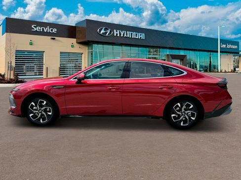 New 2025 Hyundai Sonata SEL image 3