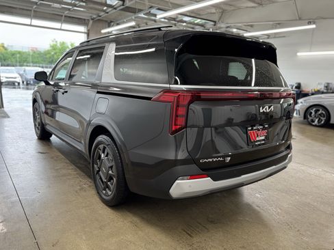 New 2026 Kia Carnival EX FWD image 7