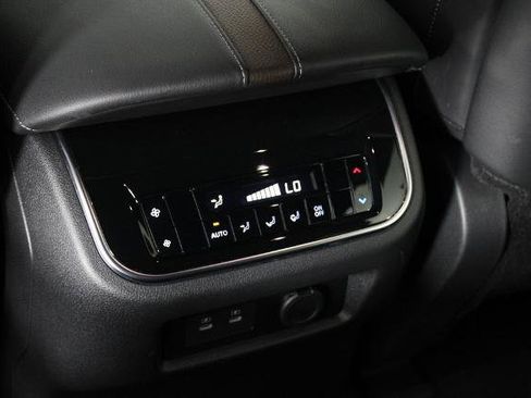 Certified 2025 Nissan Armada SL RWD image 26