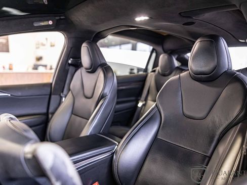 Used 2022 Tesla Model X image 17