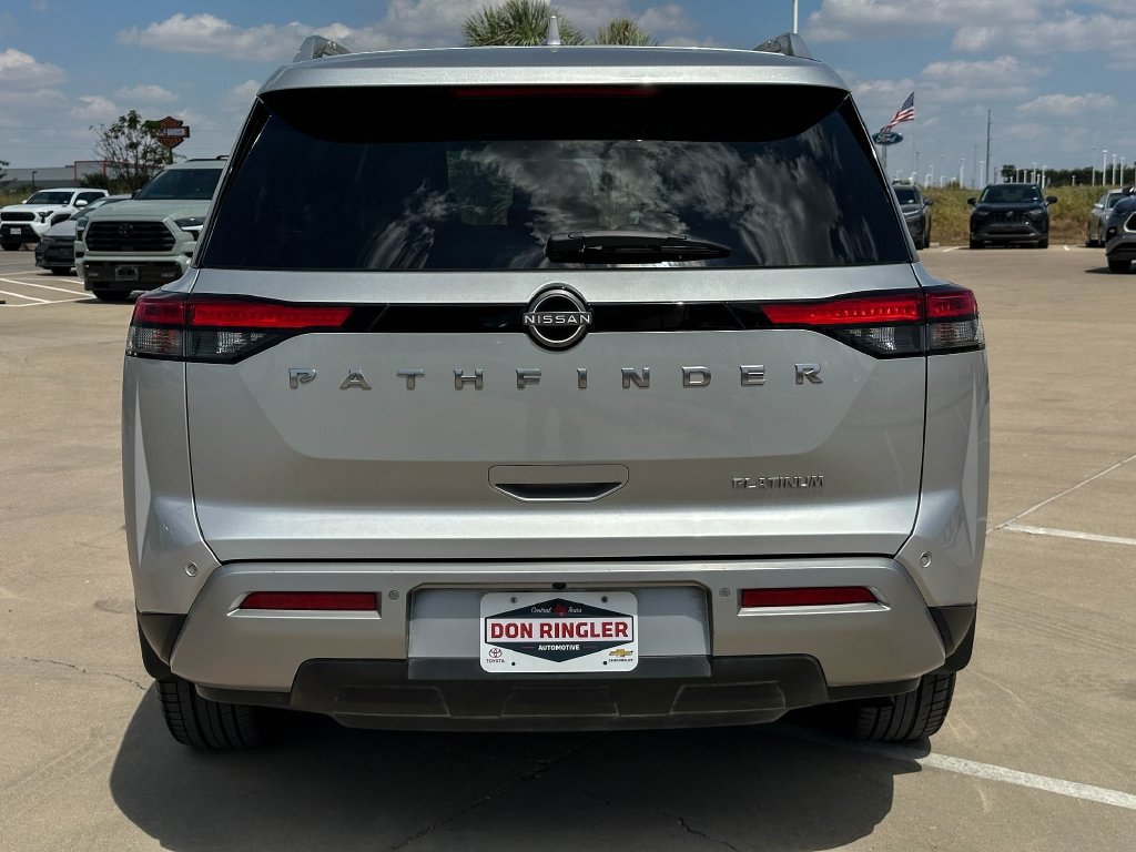 Used 2022 Nissan Pathfinder Platinum w/ Cargo Package FWD image 4