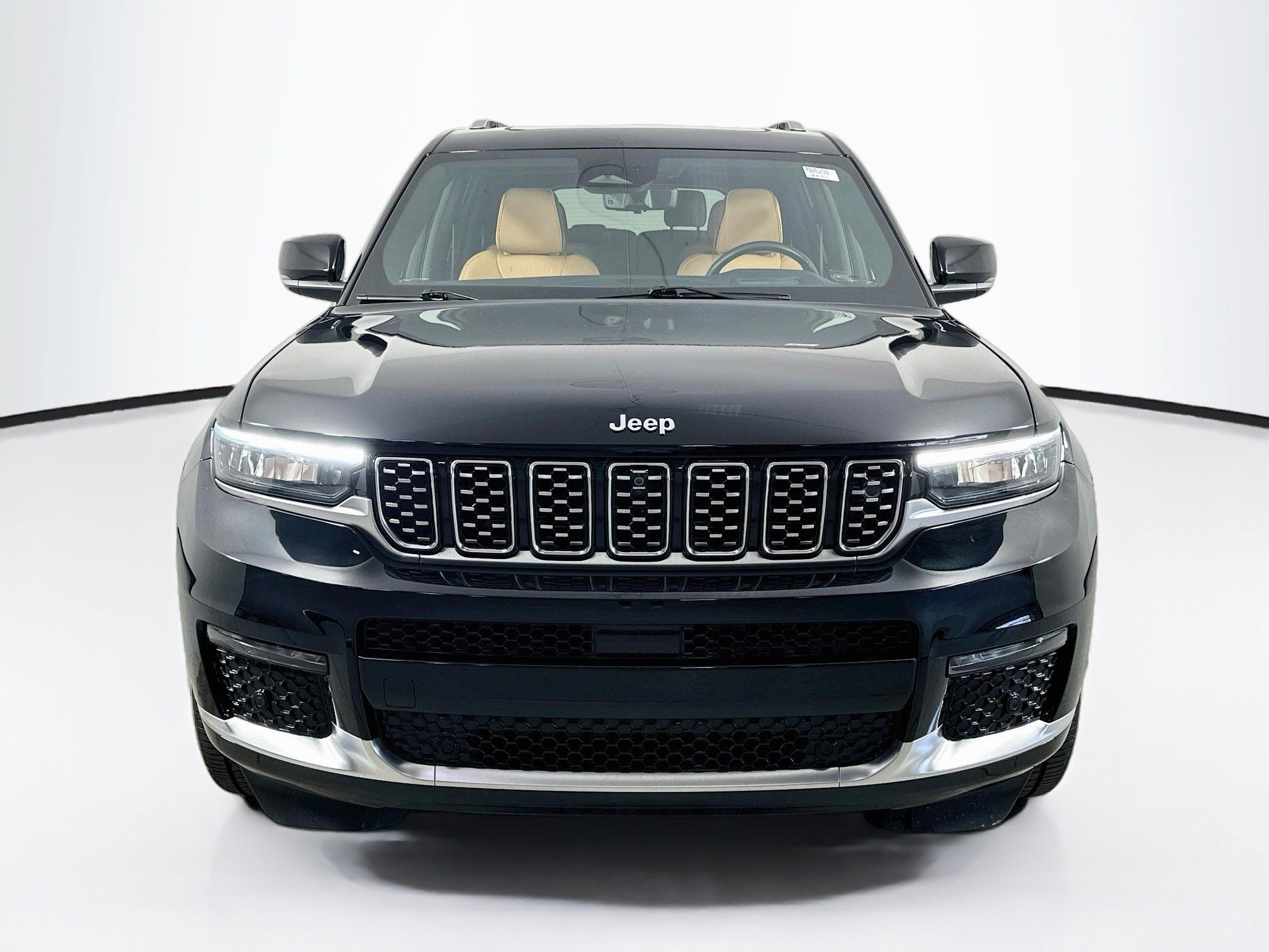 Used 2023 Jeep Grand Cherokee L Summit AWD/4WD image 2
