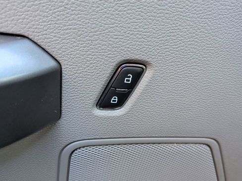 Used 2020 Ford F250 XLT w/ Snow Plow Prep Package image 14