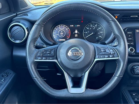 Used 2021 Nissan Kicks SR image 13