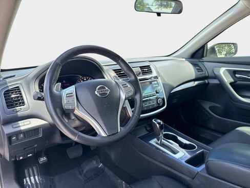 Used 2018 Nissan Altima 2.5 SR FWD image 14