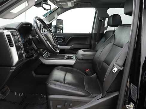 Used 2019 Chevrolet Silverado 3500 LTZ w/ Duramax Plus Package image 24