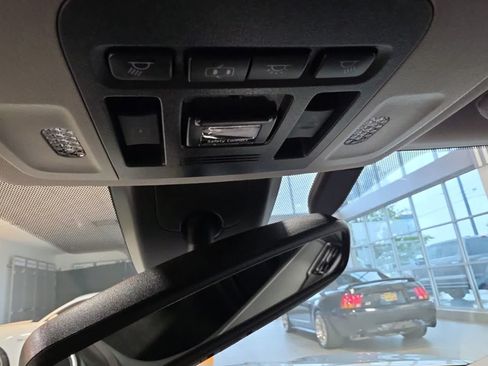 Used 2019 Toyota Camry FWD image 27