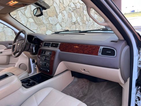 Used 2012 Chevrolet Suburban LT w/ Texas Edition RWD image 11