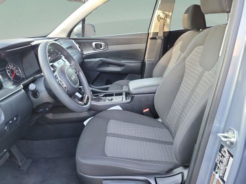 Certified 2023 Kia Sorento LX AWD/4WD image 17