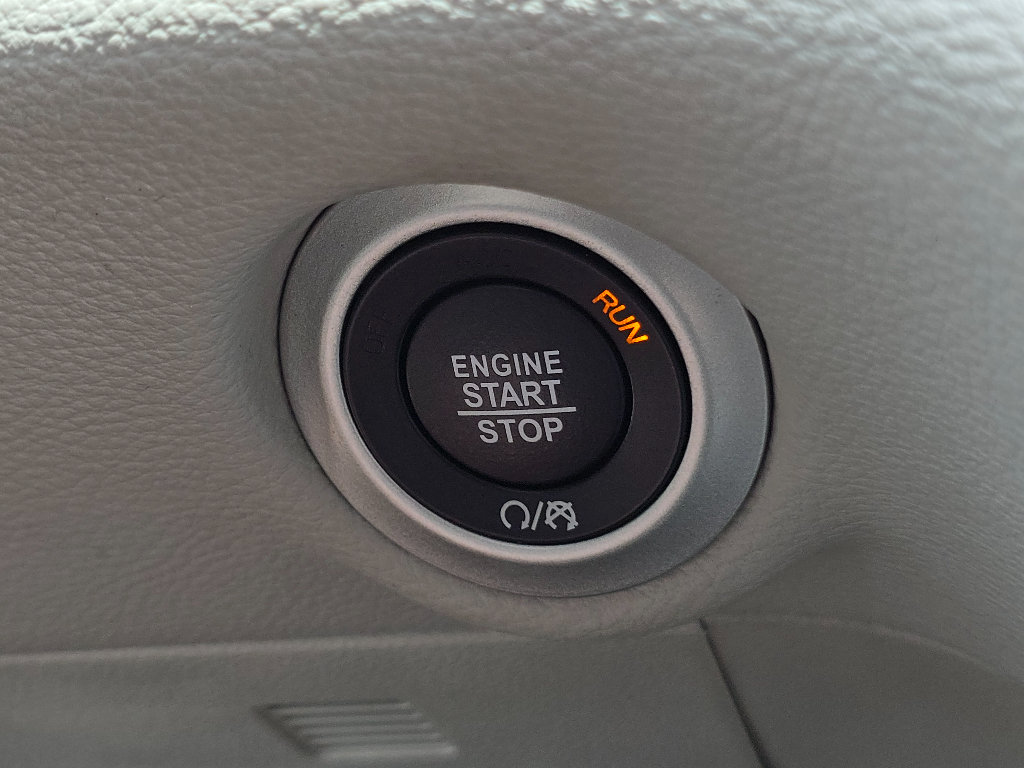 Used 2023 Chrysler Pacifica Touring-L AWD/4WD image 29