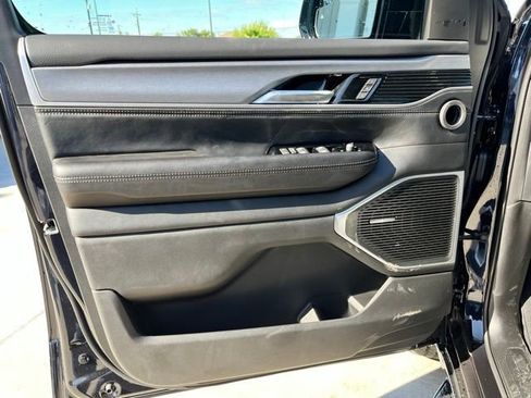 New 2025 Jeep Wagoneer 4WD w/ Convenience Group I image 16