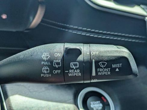 Used 2022 Jeep Grand Cherokee Limited w/ Luxury Tech Group II RWD image 32