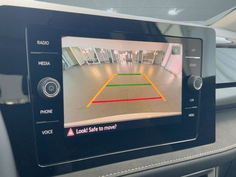 New 2026 Volkswagen Taos SE image 25