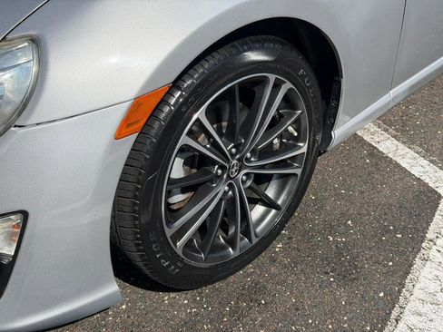 Used 2014 Scion FR-S RWD image 7