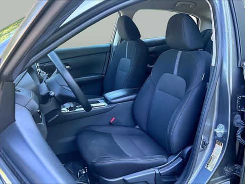 Used 2024 Nissan Sentra SV FWD image 8