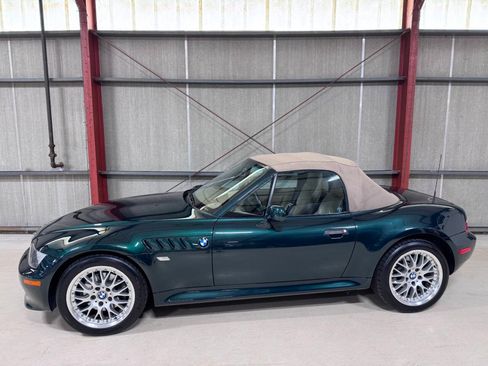 Used 2001 BMW Z3 3.0i RWD image 2