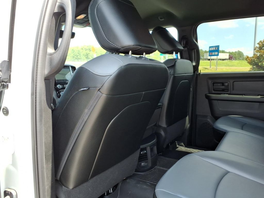 Used 2024 RAM 3500 Tradesman w/ Chrome Appearance Group AWD/4WD image 10